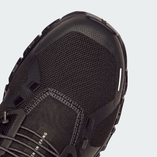6 Triple Black